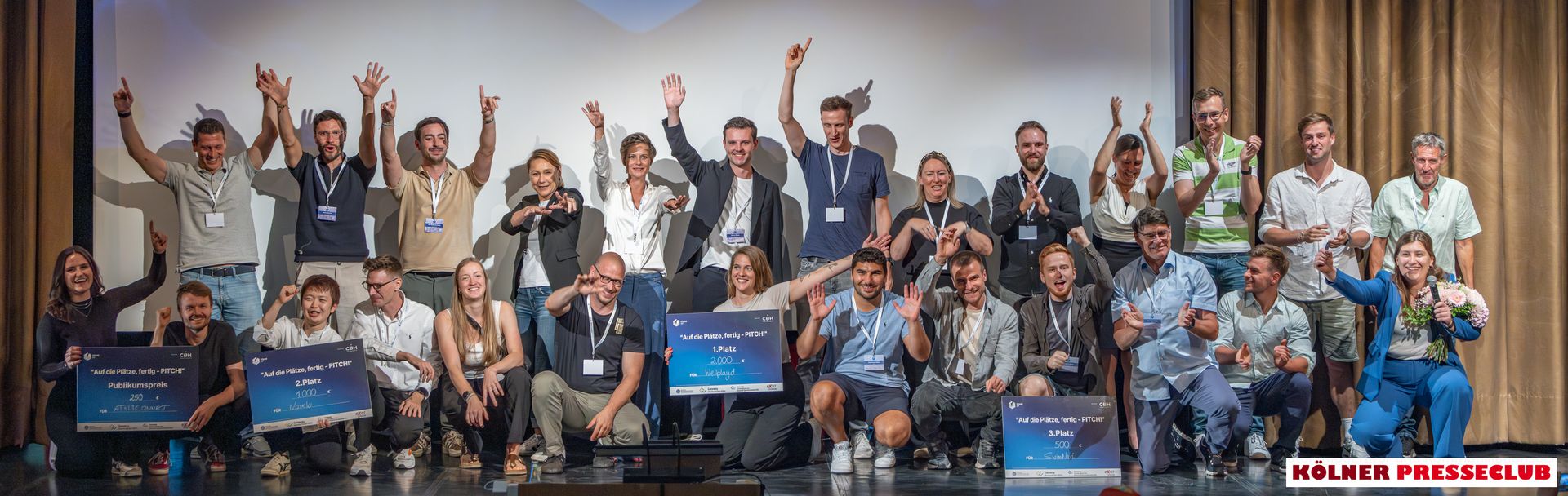 StarS cohort at an award ceremony on stage. Photo: Kölner Presseclub.